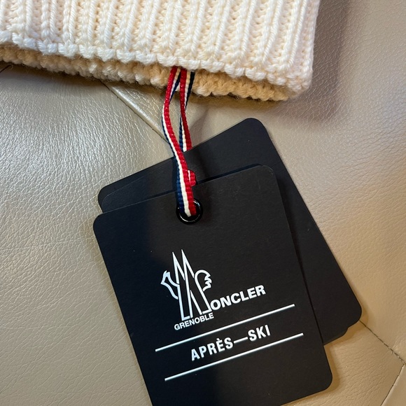 Moncler beanie with tags - Picture 5 of 5